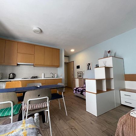 Enjoy Travel Cute Studio Apartment Tirana Bagian luar foto